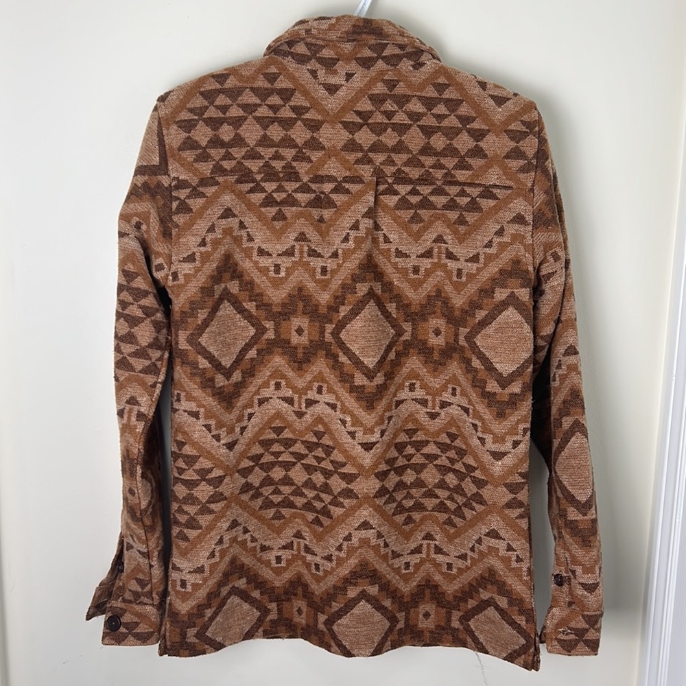 Native Youth Aztec Pattern Shacket Size Small - Picture 5 of 9